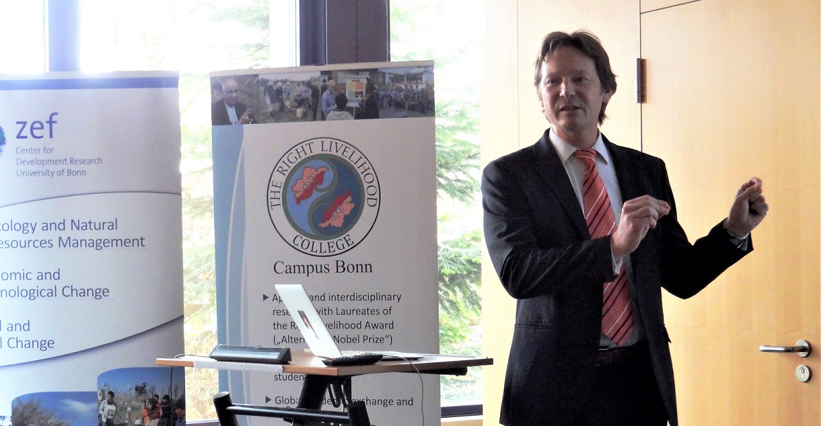 Professor from RLC Valdivia visits RLC Bonn